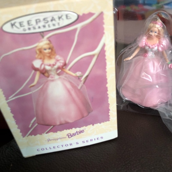 Hallmark Keepsake 1996 Barbie Easter Ornament - Picture 14 of 16